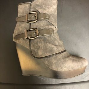Not rated wedge booties